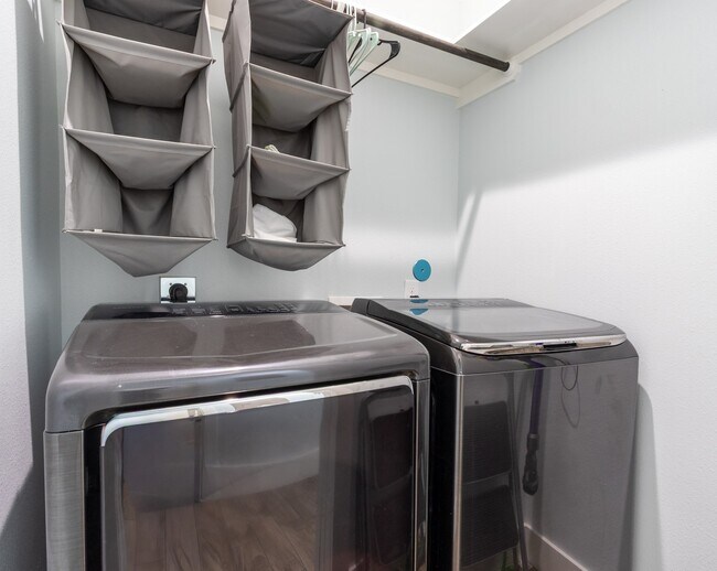 Building Photo - 16511 John Davis Rd