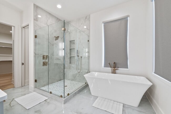 Building Photo - Fully Furnished in Argenta!