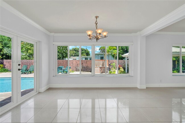 Building Photo - 5901 SW 45th St