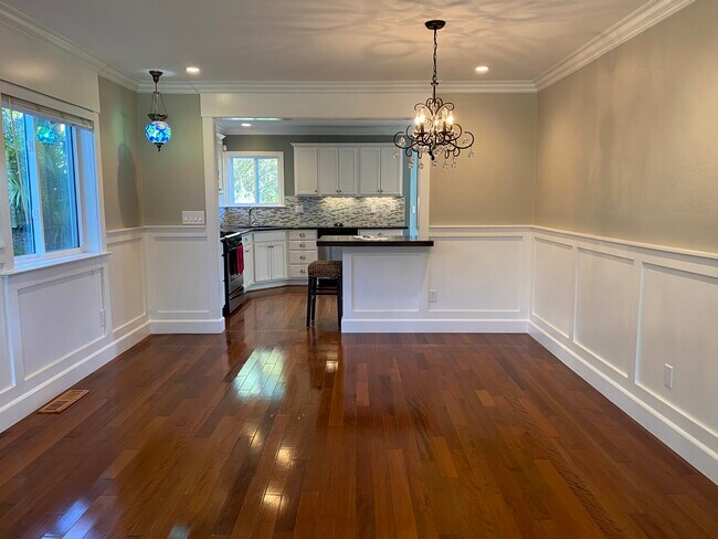 Building Photo - 5841 Charter Oaks Dr