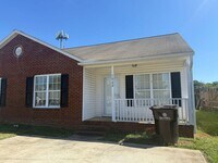 Building Photo - Newly Updated Ranch-Style Condo
