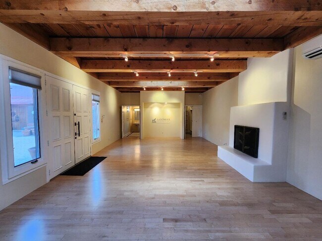 Building Photo - 749 Alto St