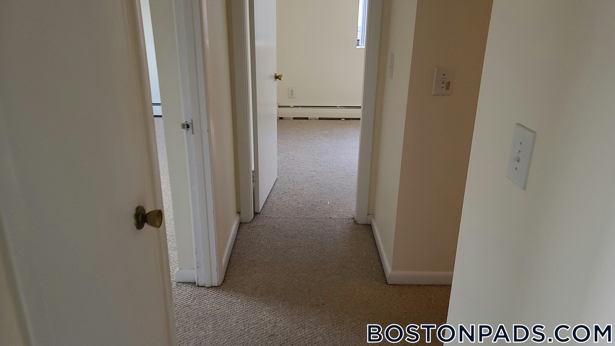 Building Photo - 24 Whites Ave