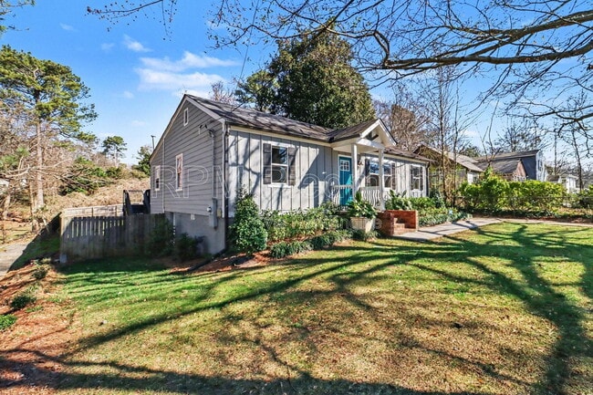 Building Photo - 1360 Smith St SE