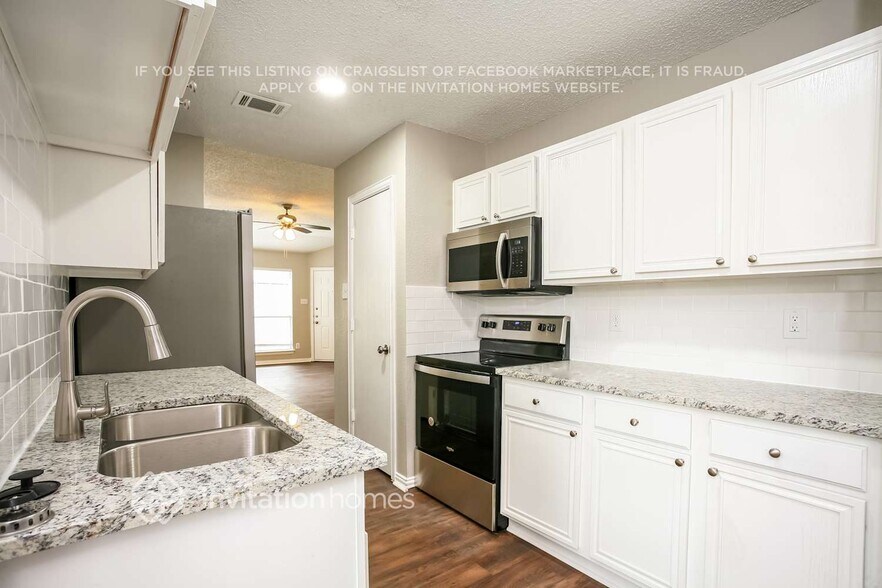 Building Photo - 1047 Waterview Dr