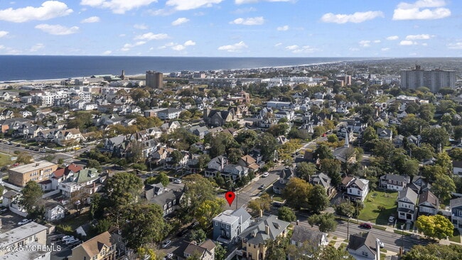 Building Photo - 601 4th Ave