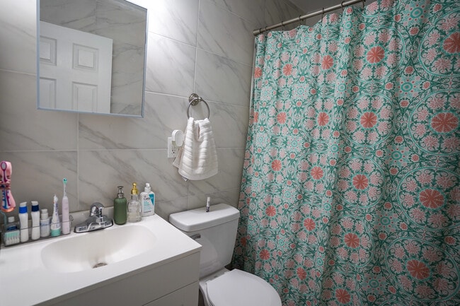 Building Photo - 4055 Spruce St