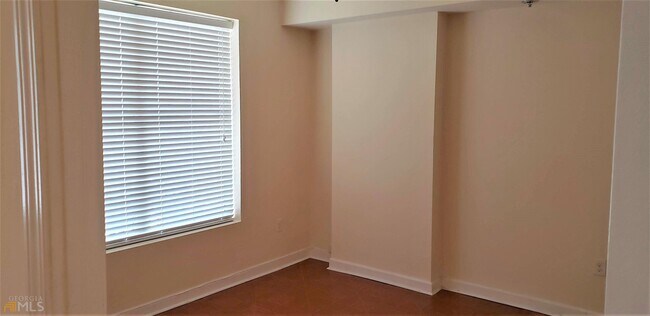 Building Photo - 1101 Juniper St NE