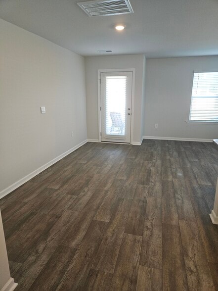 Building Photo - 4215 High Glen Dr