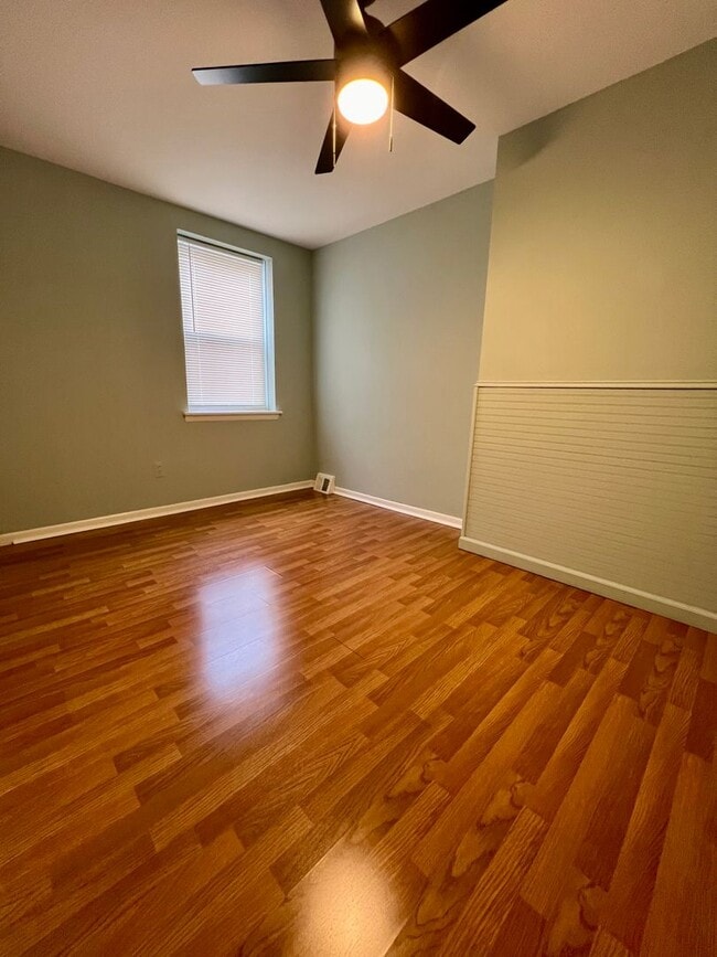 Building Photo - Stunning 3-Bedroom Townhome in Powelton Village! Available mid-August!