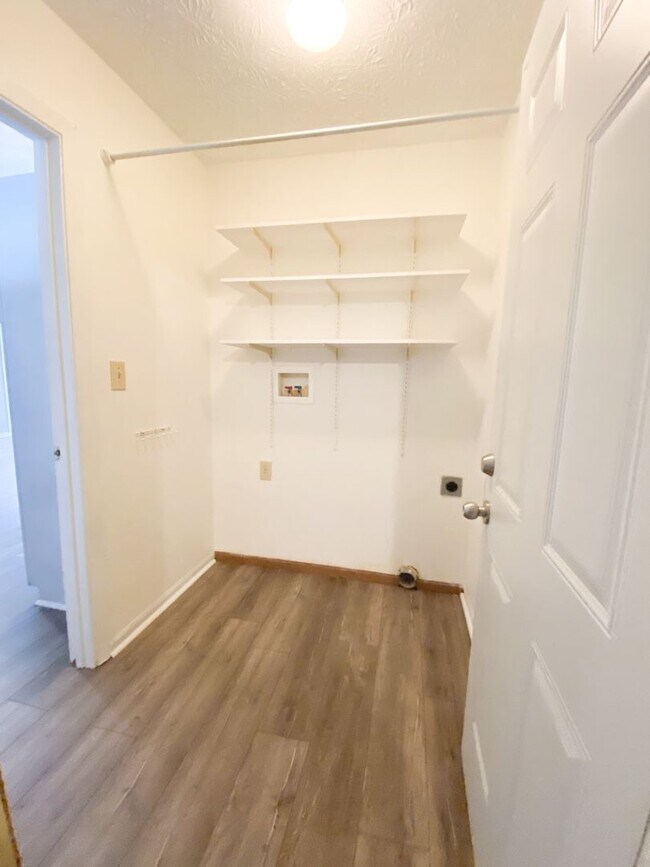 Building Photo - Three Bedroom West Lafayette
