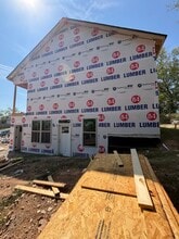 Building Photo - 707 Woodmore Ln