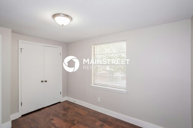 Building Photo - 3 Bedroom Pet-Friendly Home in Edmond, OK with Main Street Renewal