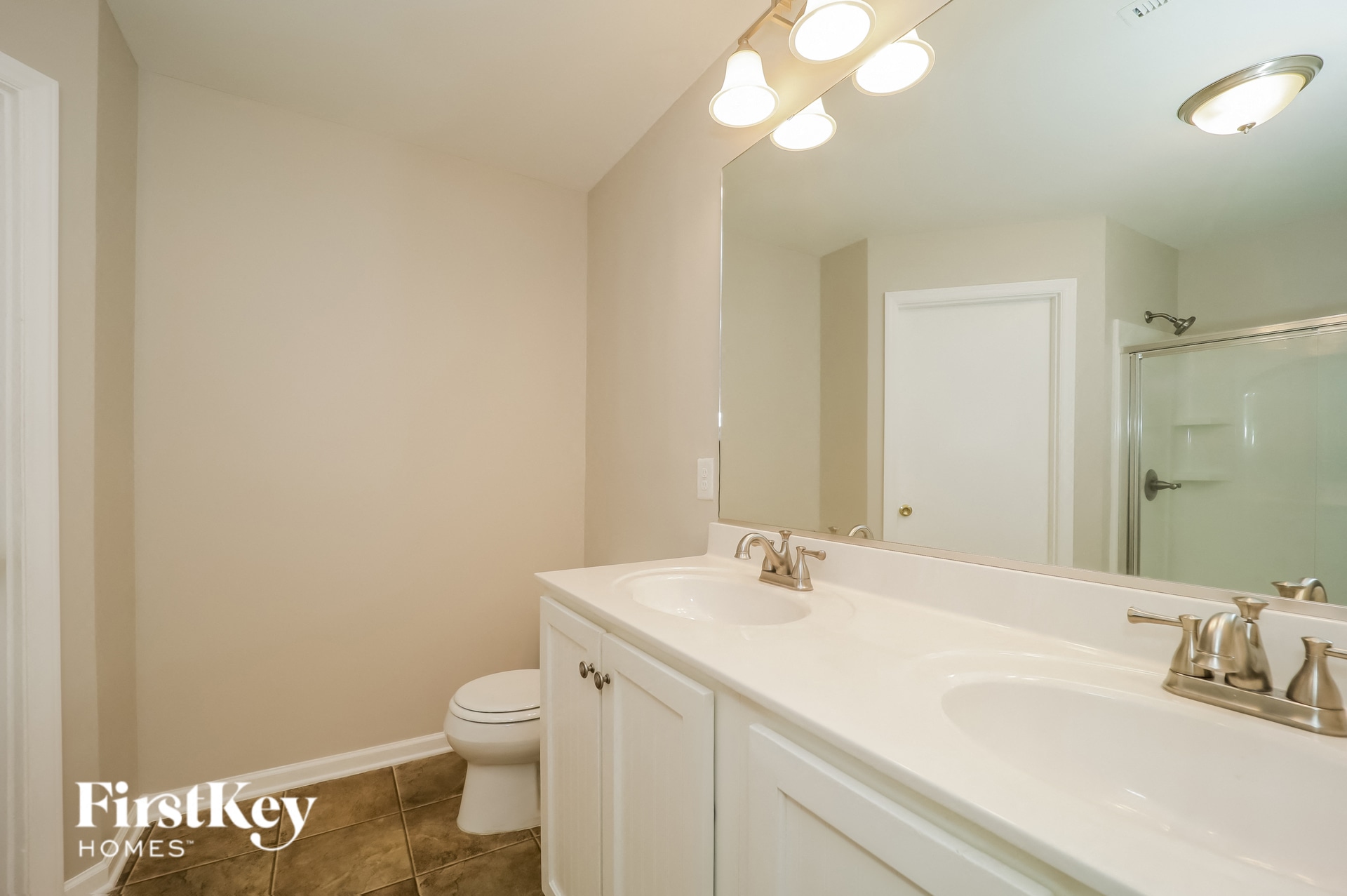 Building Photo - 2706 Northampton Dr