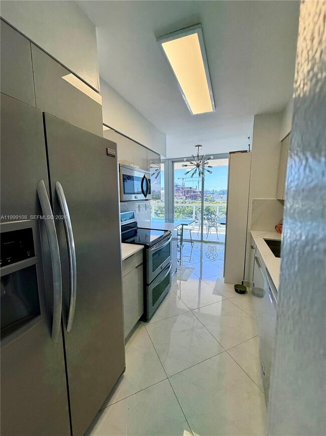 Building Photo - 7330 Ocean Terrace