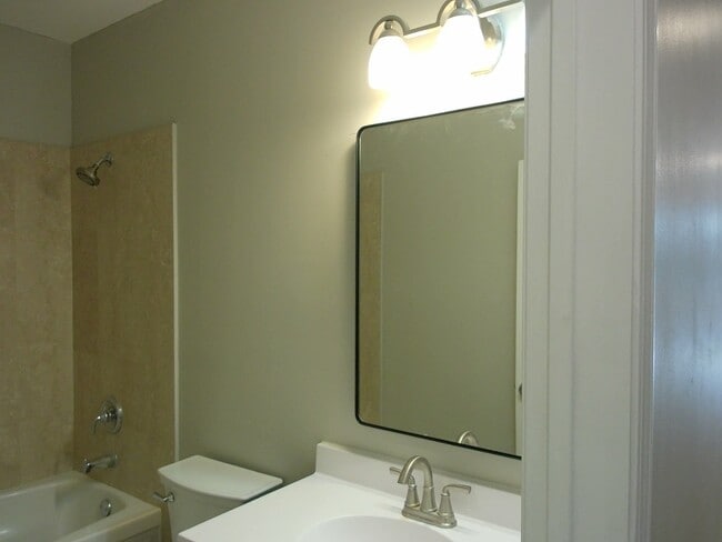 Building Photo - 6113 S Kimbark Ave