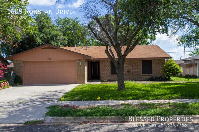 Primary Photo - 1609 Ronstan Dr