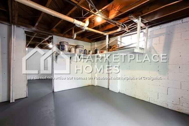Building Photo - 3516 Maryvale Dr