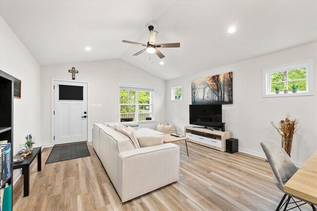 Building Photo - 1274 Holly Vista Dr