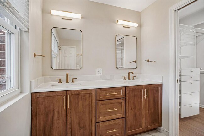 Building Photo - 4409 Westbrook Ln