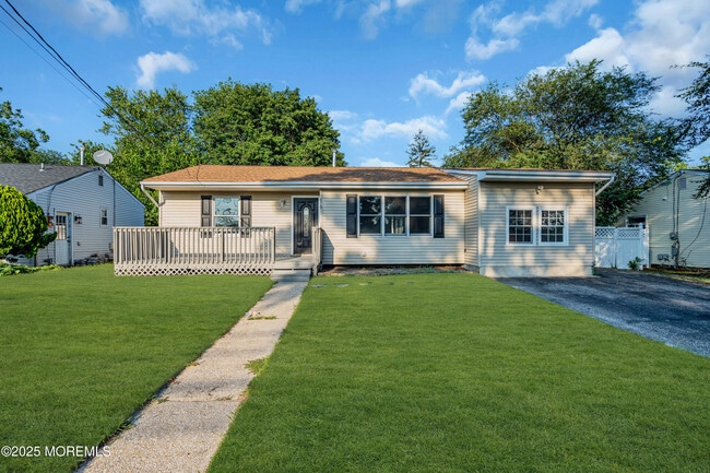 Building Photo - 879 Egret Dr
