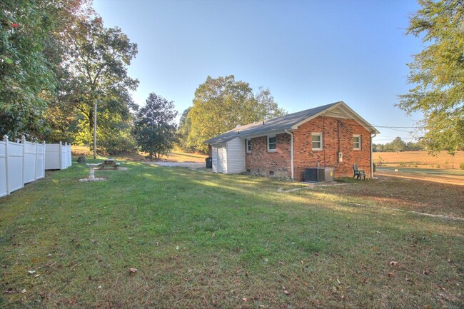 Building Photo - Adorable brick home in Northern Durham Cou...