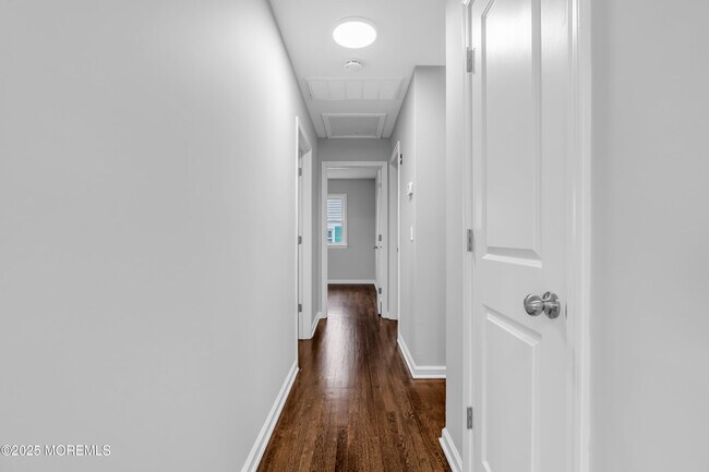 Building Photo - 1230 Dove St