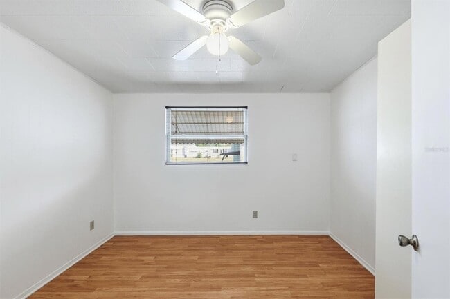 Building Photo - 5236 Kenwood Ave