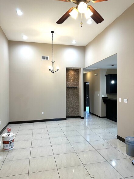 Building Photo - 537 Wild Rose Ln