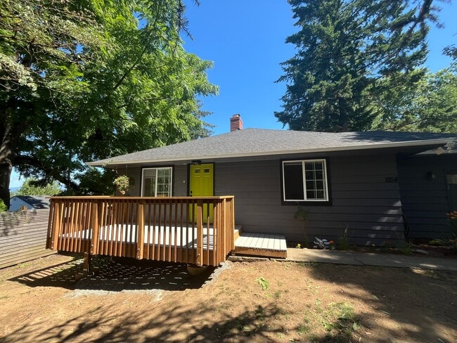 Primary Photo - Fabulous NE Portland 2 bedroom 2 bathroom ...