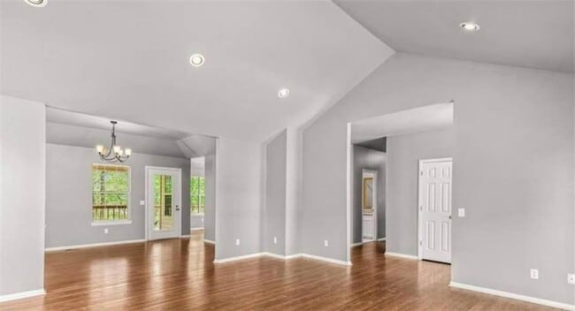 Building Photo - 215 Bluff Dr