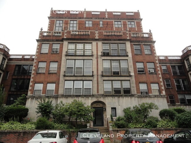 Primary Photo - Upscale Cedar Glen Cleveland Condo