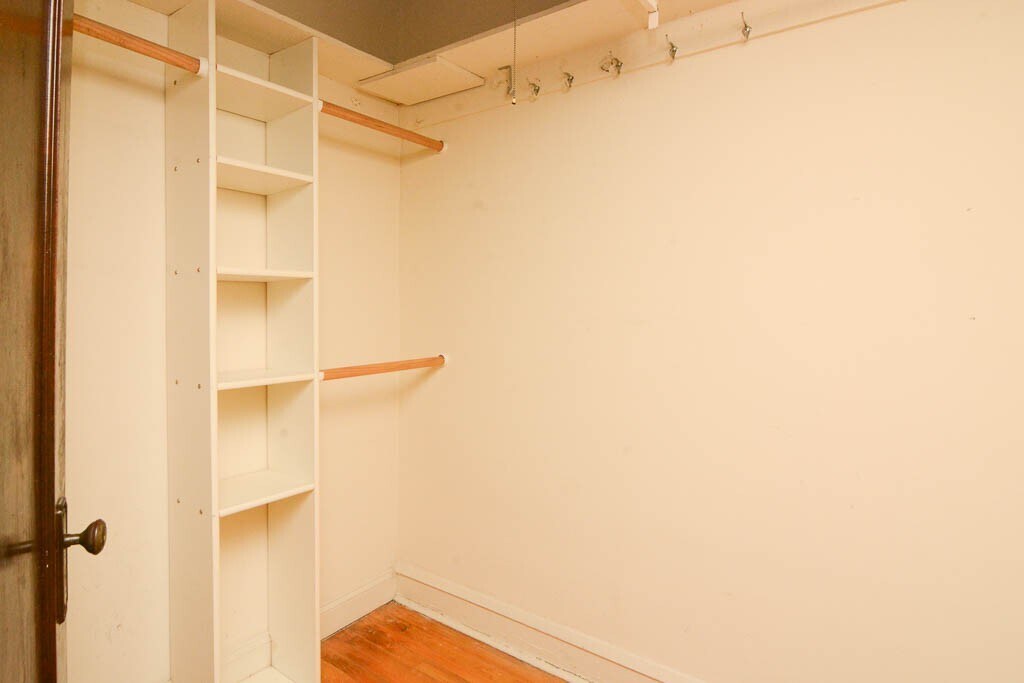 Building Photo - 4327 N Paulina St