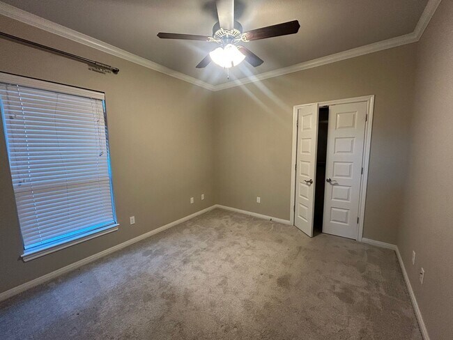 Building Photo - Beautiful Midway ISD Home