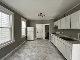 Building Photo - 312 Danforth Ave