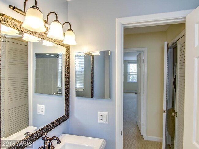 Building Photo - 3468 S Stafford St