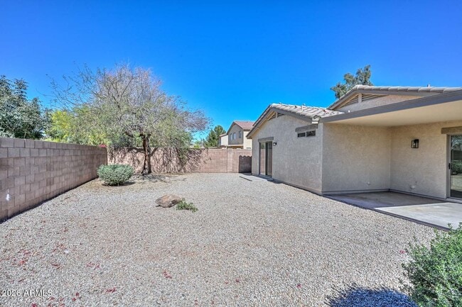 Building Photo - 13157 W Clarendon Ave