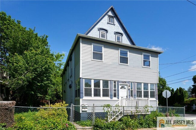 Primary Photo - 1625 Parker Rd