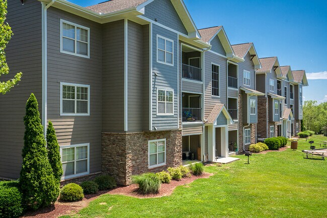 Building Photo - Falls at 109