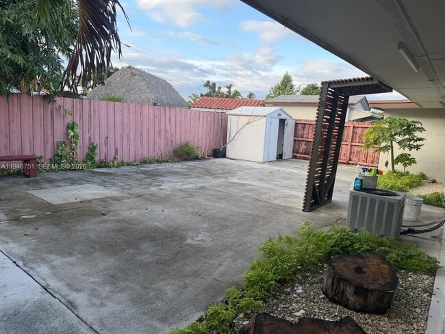 Building Photo - 5114 SW 133rd Ct Dr