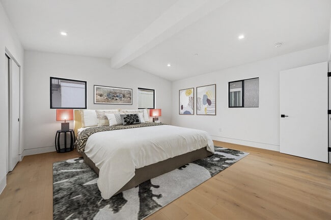 Building Photo - 121-121 139 39th St