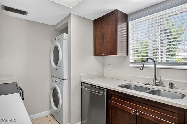 Building Photo - 3320 New South Province Blvd