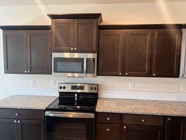 Building Photo - Newer Construction with Updates Through out