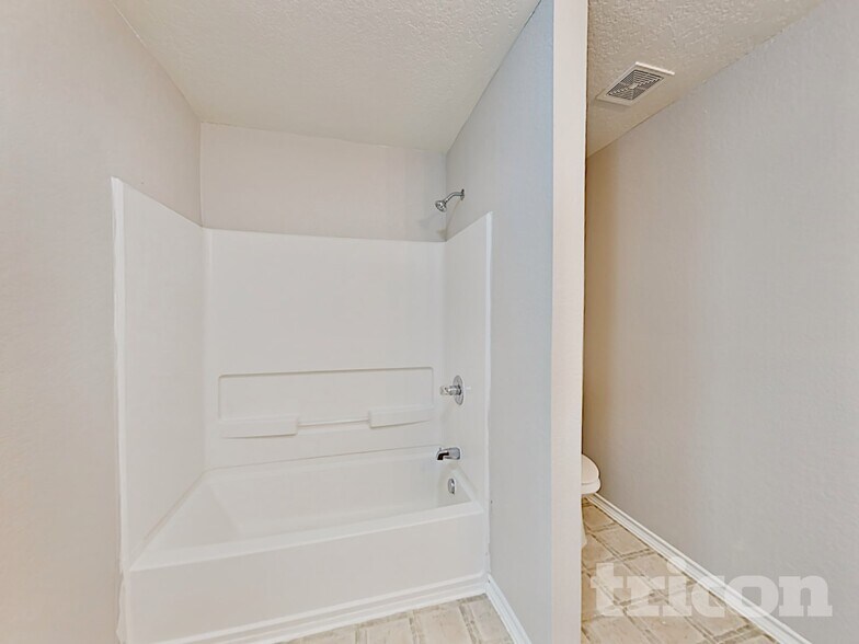 Building Photo - 9722 Amber Cove