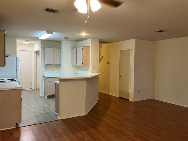 Building Photo - 9629 Sugar Hill Dr