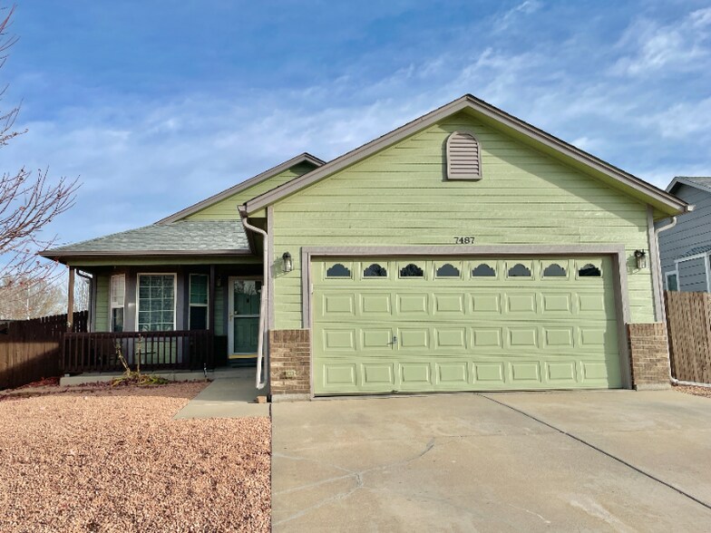 Primary Photo - 7487 Farmcrest Rd