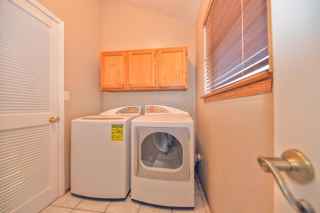 Building Photo - 1372 Michelangelo Dr