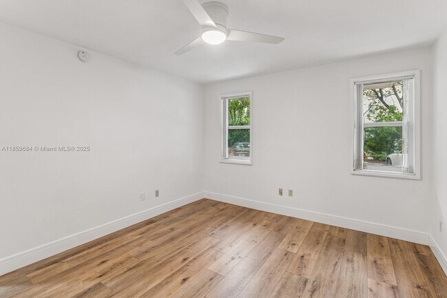Building Photo - 255 Sunrise Dr