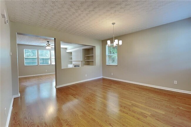 Building Photo - 231 Waterbury Way