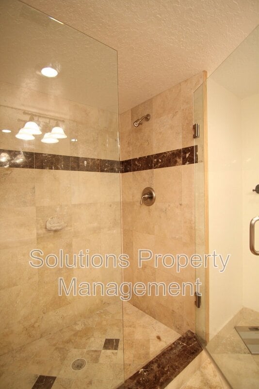 Building Photo - 1095 N Hwy A1A